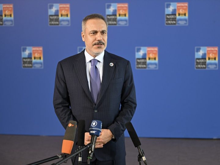 Türkiyə XİN rəhbəri Qəzzada atəşkəsə çağırıb