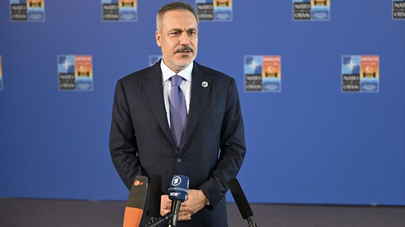 Türkiyə XİN rəhbəri Qəzzada atəşkəsə çağırıb