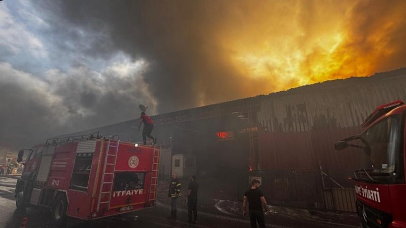 Türkiyədə fabrik yanır
