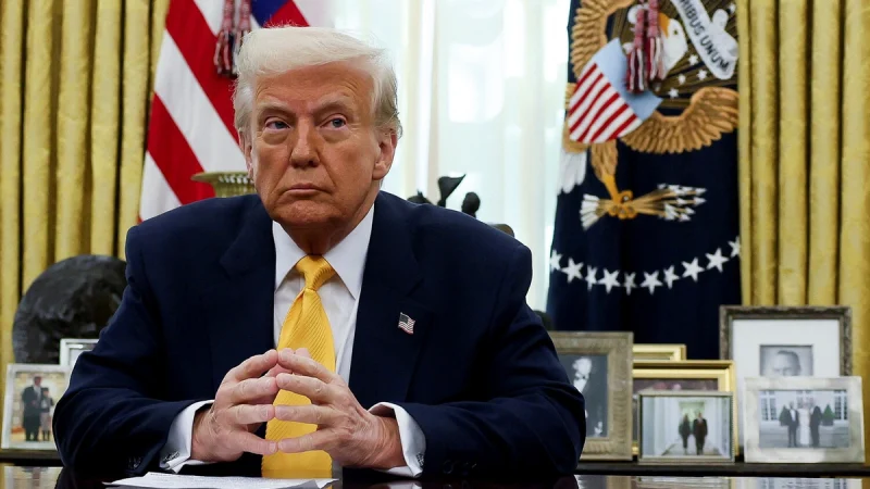 Donald Tramp Roma Papası qiyafəsində fotosunu paylaşıb