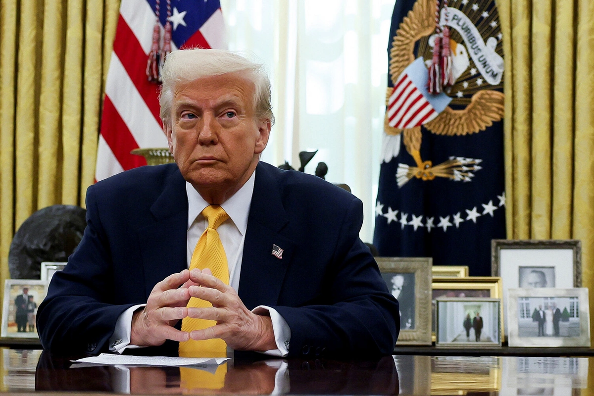 Donald Tramp Roma Papası qiyafəsində fotosunu paylaşıb