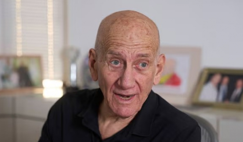 Ehud Olmert: Ölkəmiz hərbi cinayətlər törədir