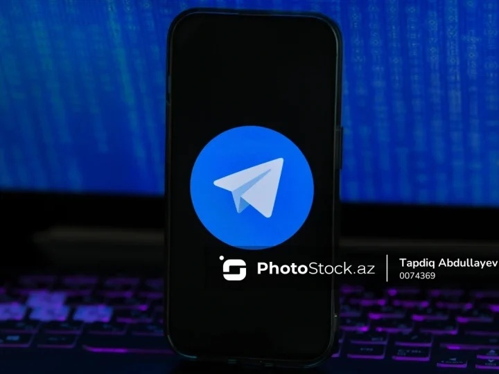İlon Mask “Telegram”la rəqabət aparacaq mesenceri işə saldı