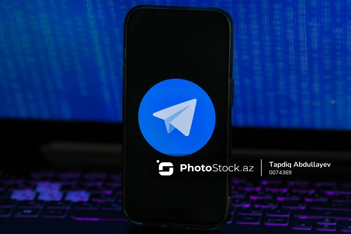 İlon Mask “Telegram”la rəqabət aparacaq mesenceri işə saldı