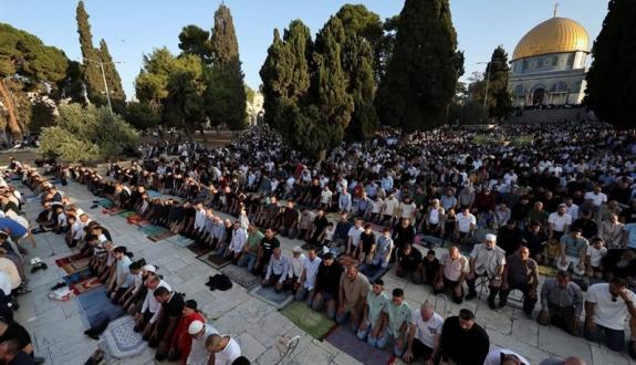 80 min nəfər Əl-Əqsa məscidində bayram namazı qılıb