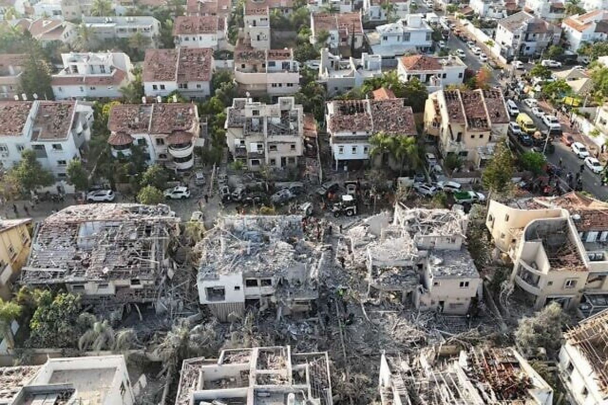 İranın İsrailə raket hücumundan sonra Rişon-Leziona dəyən ziyanın dron görüntüləri yayılıb – FOTO
