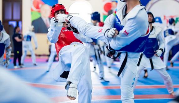 Azərbaycan taekvondoçularının iştirakı ilə açıq dairəvi döyüş məşqləri keçirilib