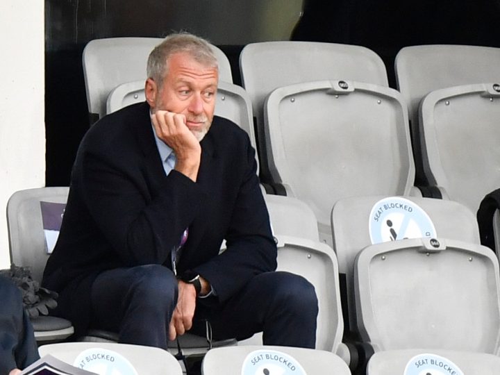 Britaniya Roman Abramoviçi məhkəməyə verməklə hədələyir: Chelsea satışından əldə olunan 2.5 milyard funtun taleyi!