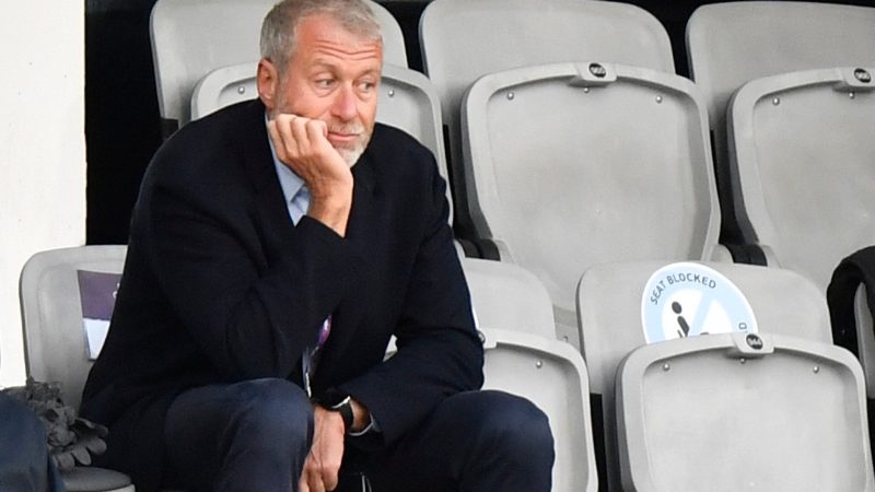 Britaniya Roman Abramoviçi məhkəməyə verməklə hədələyir: Chelsea satışından əldə olunan 2.5 milyard funtun taleyi!