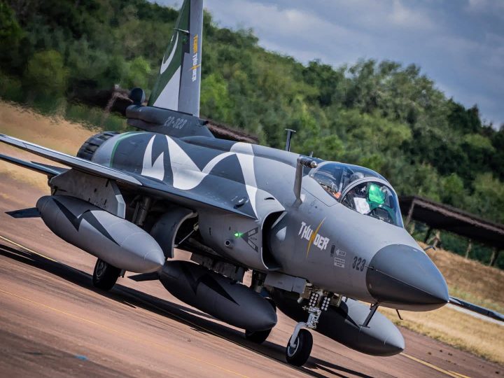 JF-17 Block III dünyaya meydan oxudu: Pakistan “Spirit of the Meet” kubokunu əldə etdi!