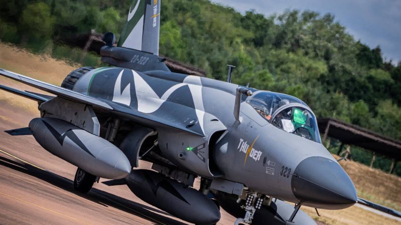 JF-17 Block III dünyaya meydan oxudu: Pakistan “Spirit of the Meet” kubokunu əldə etdi!