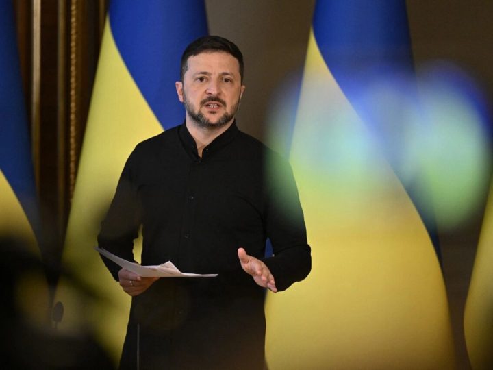 Zelenski: ABŞ silah tədarükünü bərpa edib