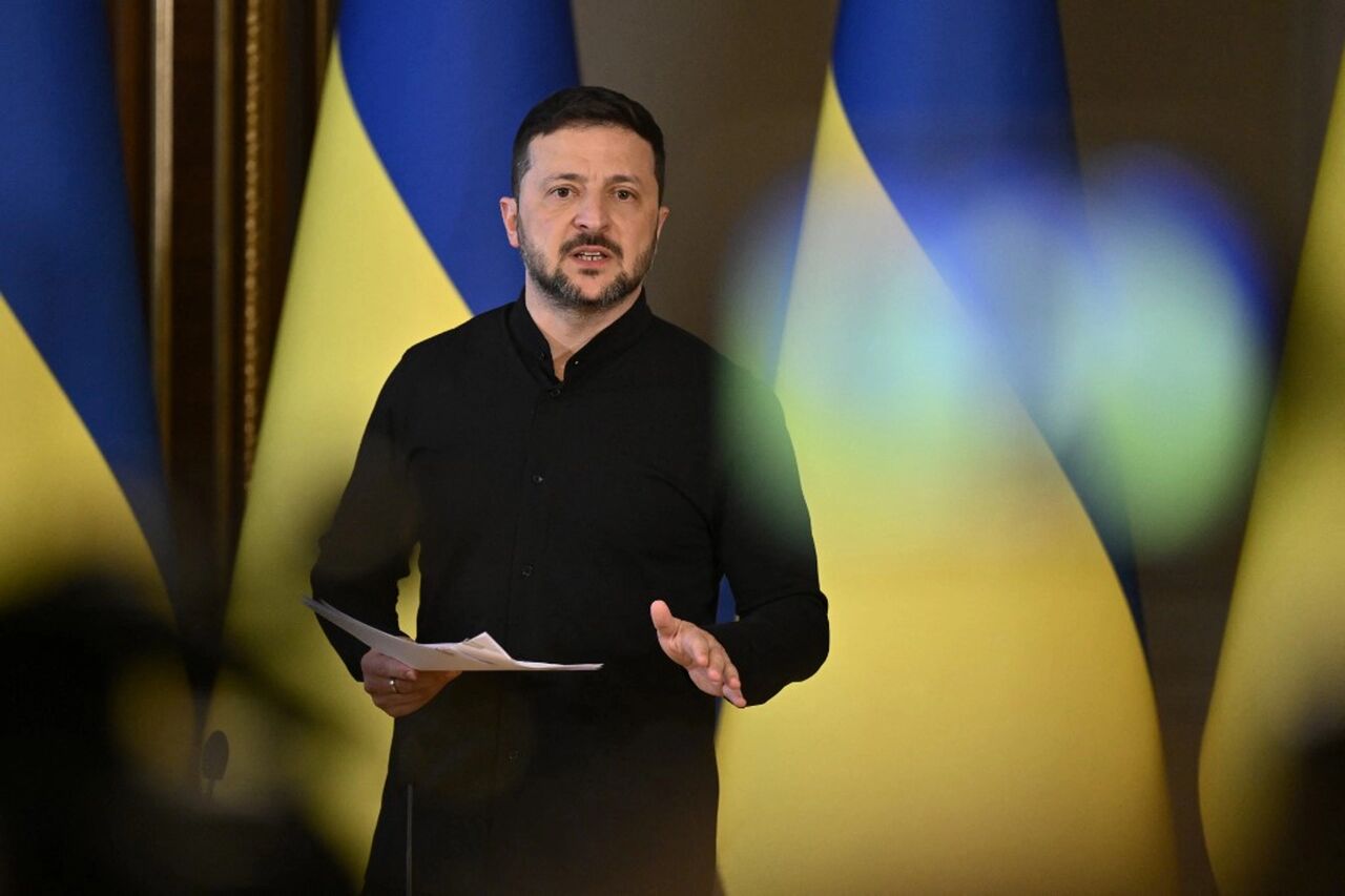 Zelenski: ABŞ silah tədarükünü bərpa edib