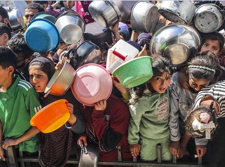 İsrail rejiminin Qəzzaya hava hücumları və artilleriya hücumları davam edir – Aclıq pik həddə davam edir
