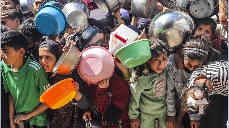 İsrail rejiminin Qəzzaya hava hücumları və artilleriya hücumları davam edir – Aclıq pik həddə davam edir