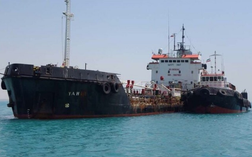 İran Oman dənizində qaçaqmal daşıyan neft tankerini saxlayıb