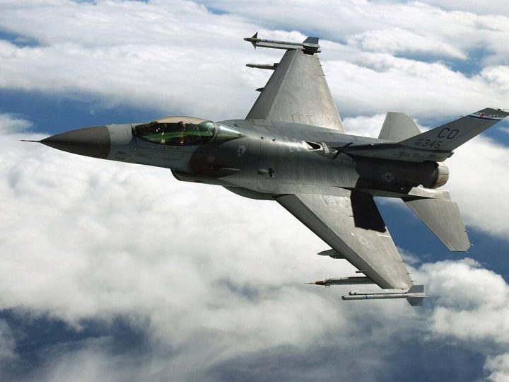 Tayland F-16 qırıcıları Kamboca sərhəd mövqelərini vurdu — Regional gərginlik artır! (Video İzlə)