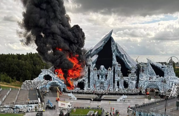 Belçikada “Tomorrowland”ın əsas səhnəsi yanğınla külə döndü – Video