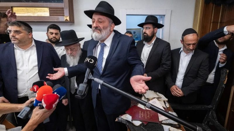 Netanyahu tərəfdarlarını itirir